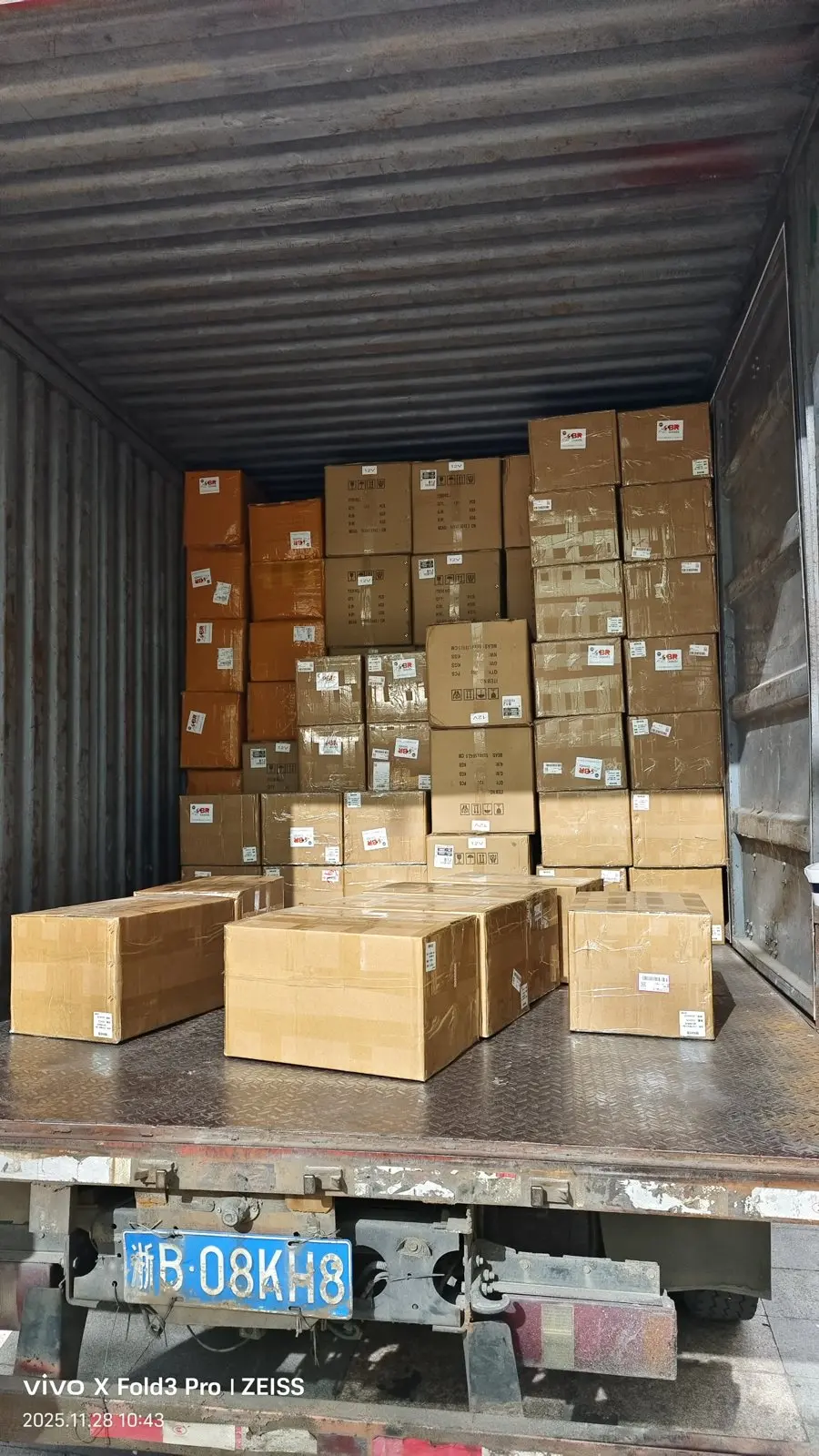 Carregamento de mercadorias no contêiner