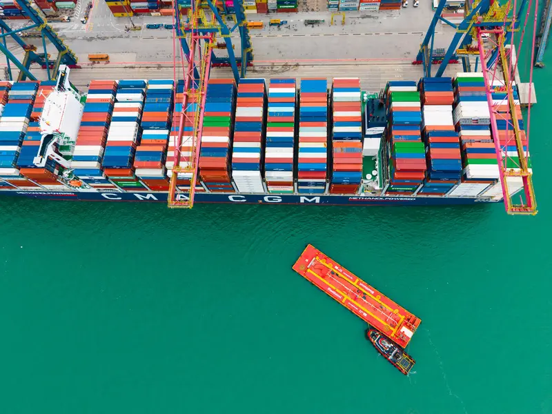 Imagem da publicação · Valor International · Freight costs hit inventories and year-end prices