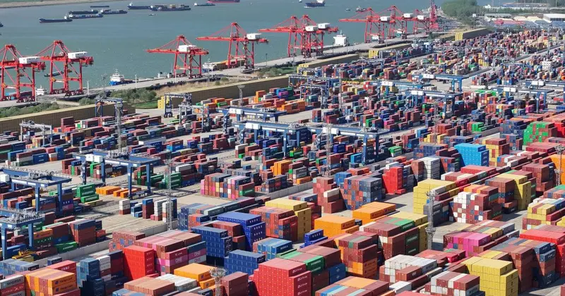 Imagem da publicação · Veja · China vende quase o dobro dos EUA ao Brasil e acirra disputa com empresas nacionais
